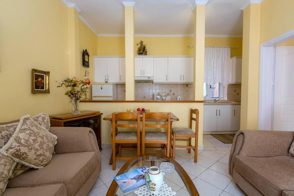 Ria'S Apartment In Corfu Town Bagian luar foto