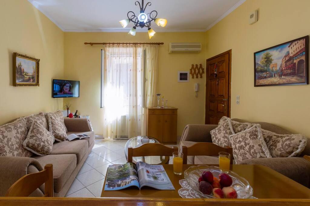 Ria'S Apartment In Corfu Town Bagian luar foto